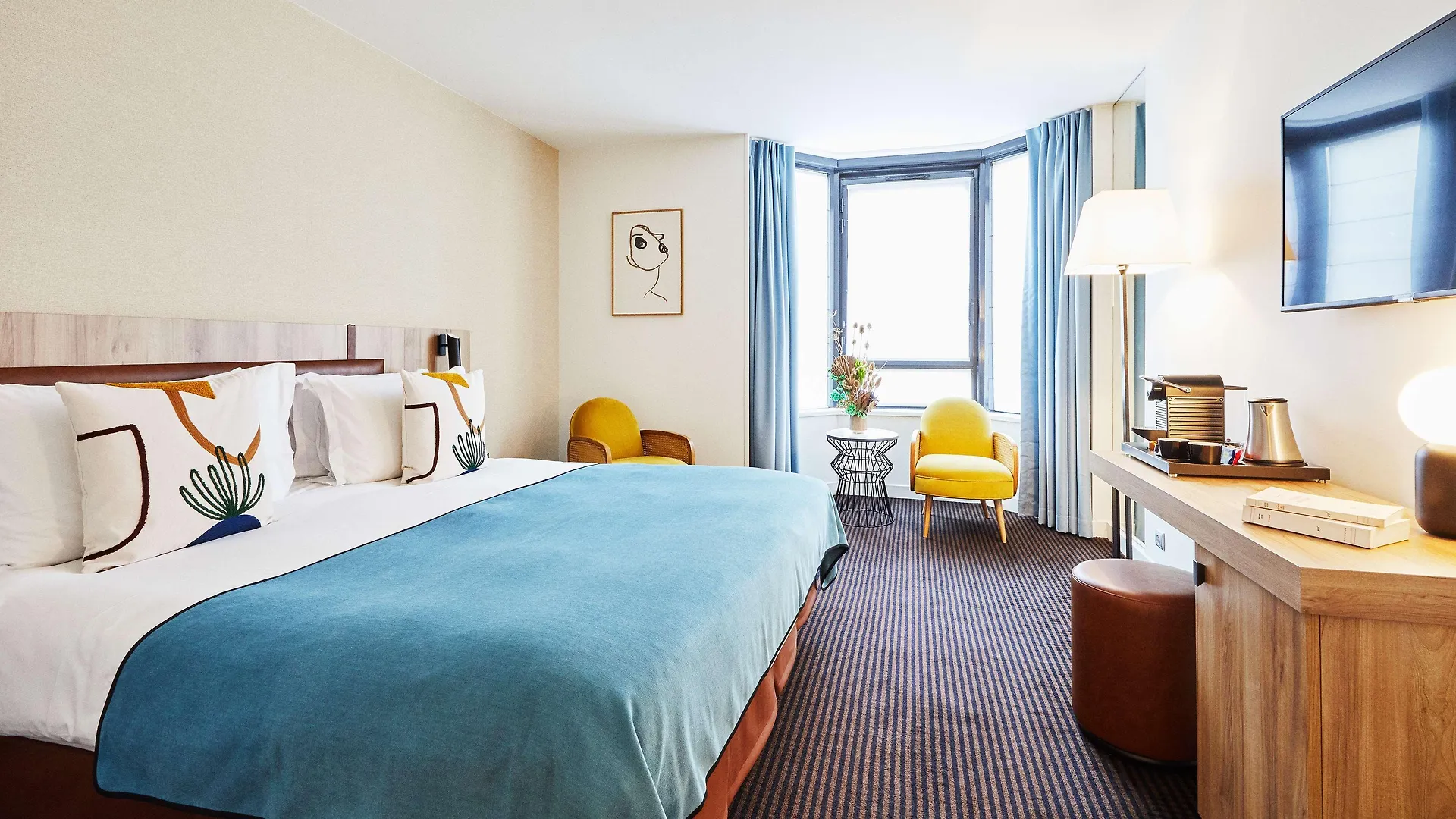 ****  Plaza Tour Eiffel Hotel Paris France