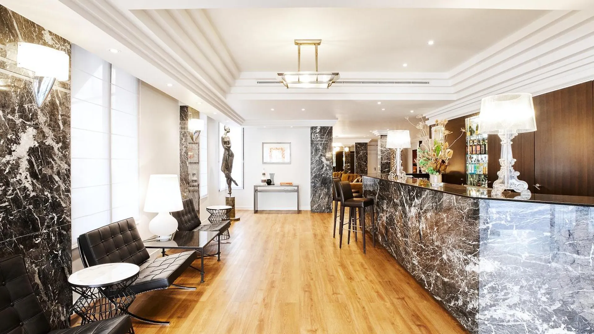 ****  Plaza Tour Eiffel Hotel Paris France