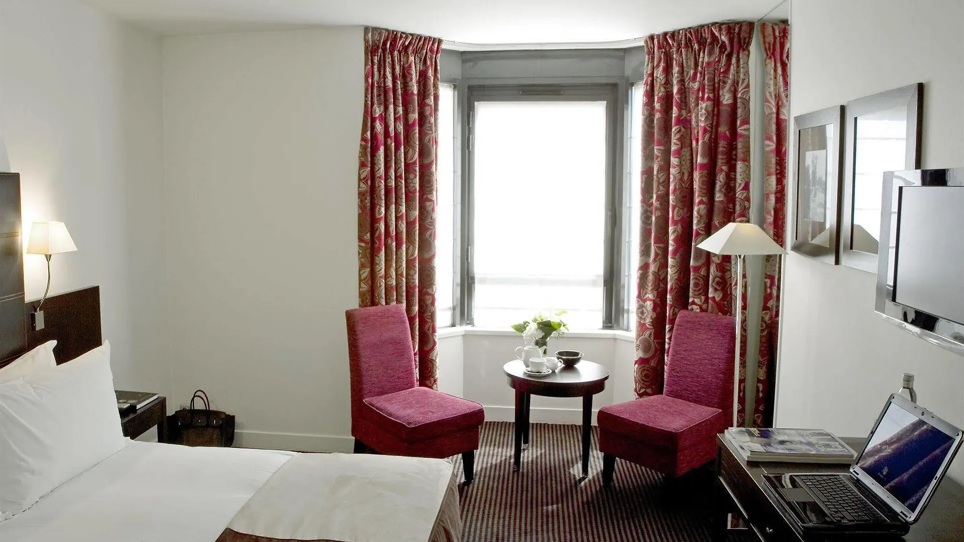 Plaza Tour Eiffel Hotel Paris 4*,